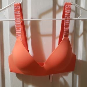 Victoria's Secret 34C T-shirt wireless bra